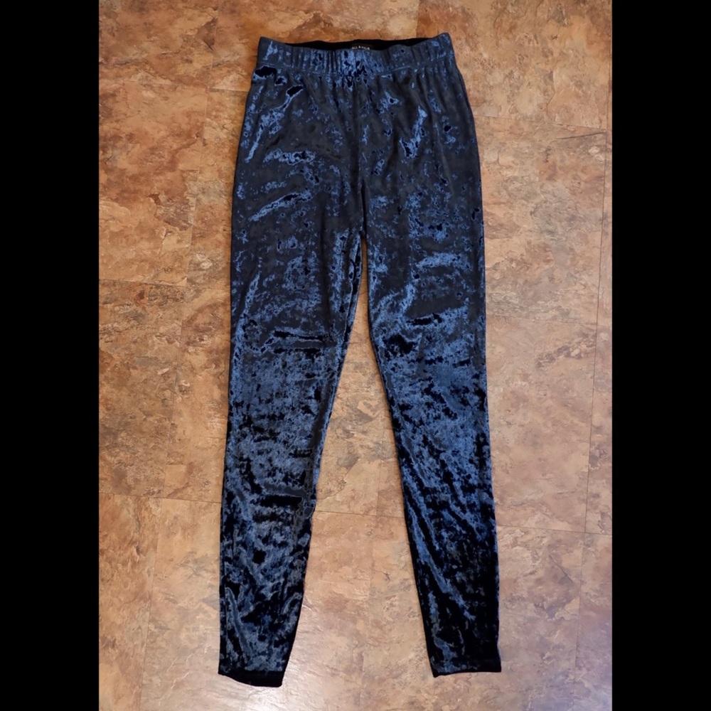 Kendall and Kylie velvet leggings ❤️